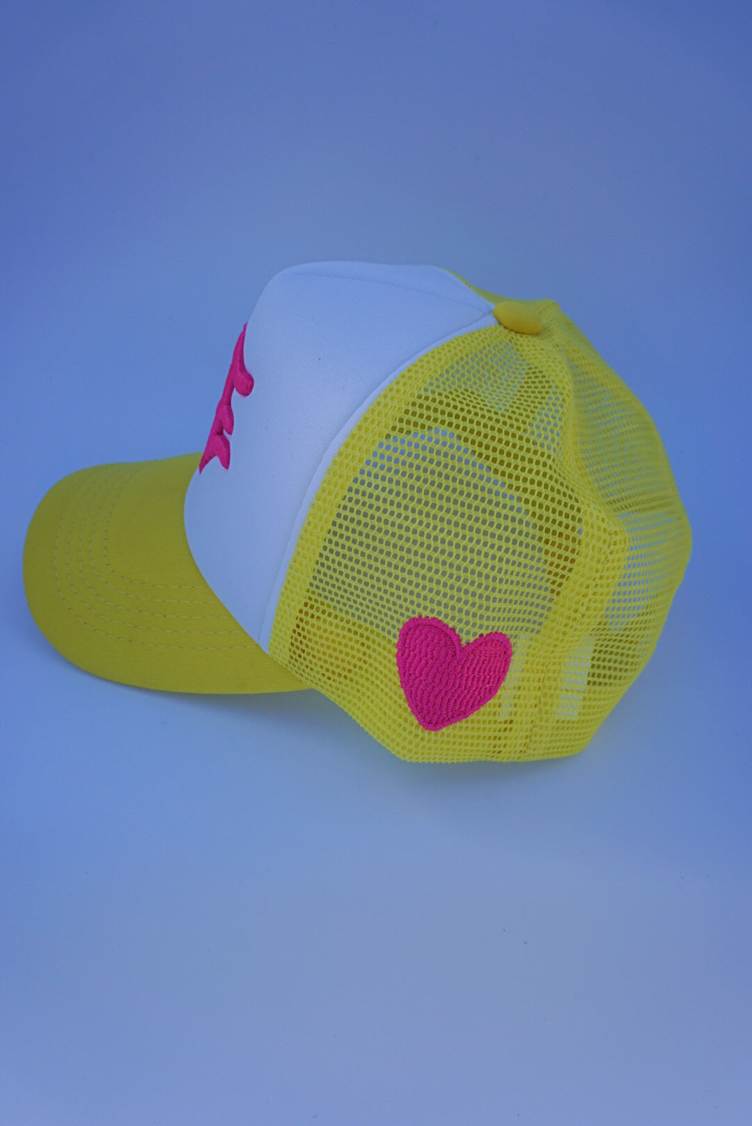 Trucker Hat w Heart Patch